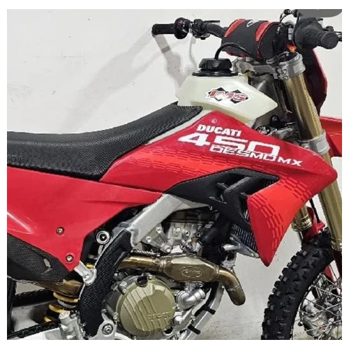 IMS Fuel Tanks Australia   216 601-N2  :  Ducati  2.7 Gallon  CLEAR Dry Break